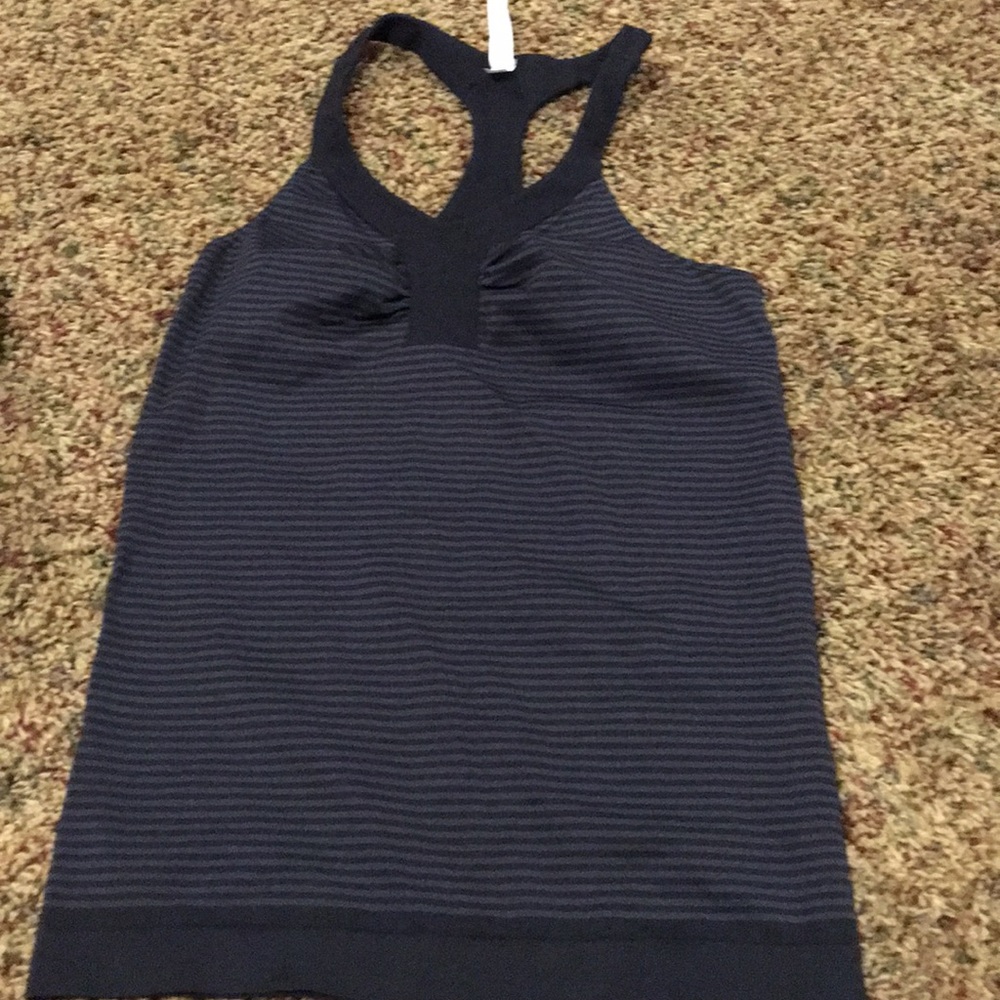 NWOT Under Armour Tank M